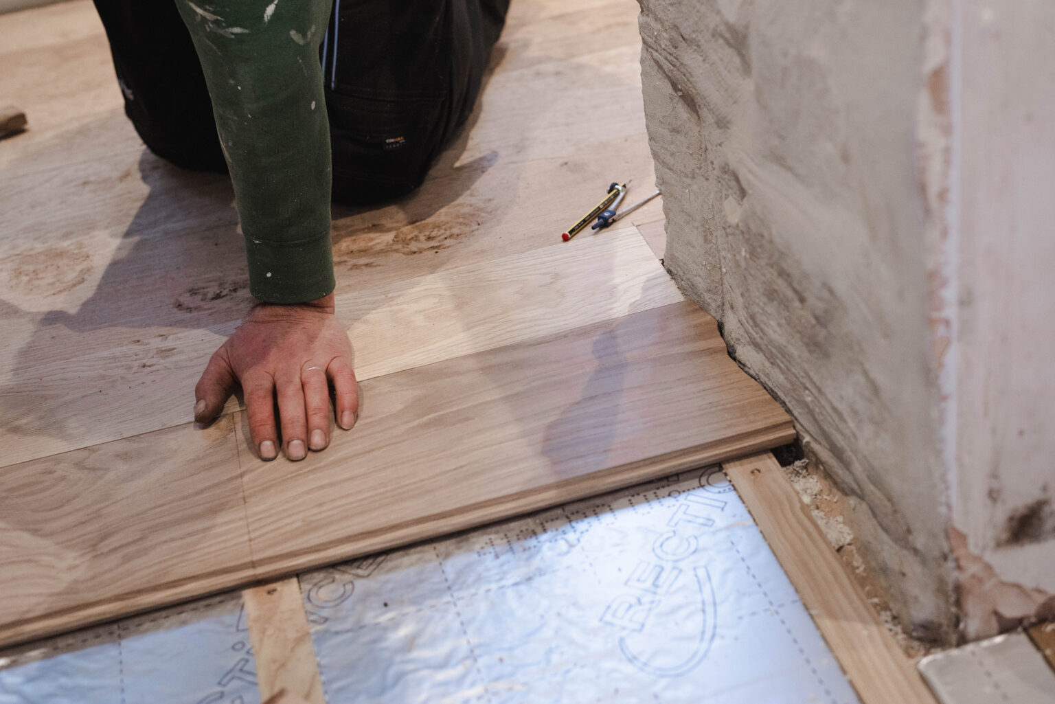 Laying and fixing wood flooring boards Coppice & Crown
